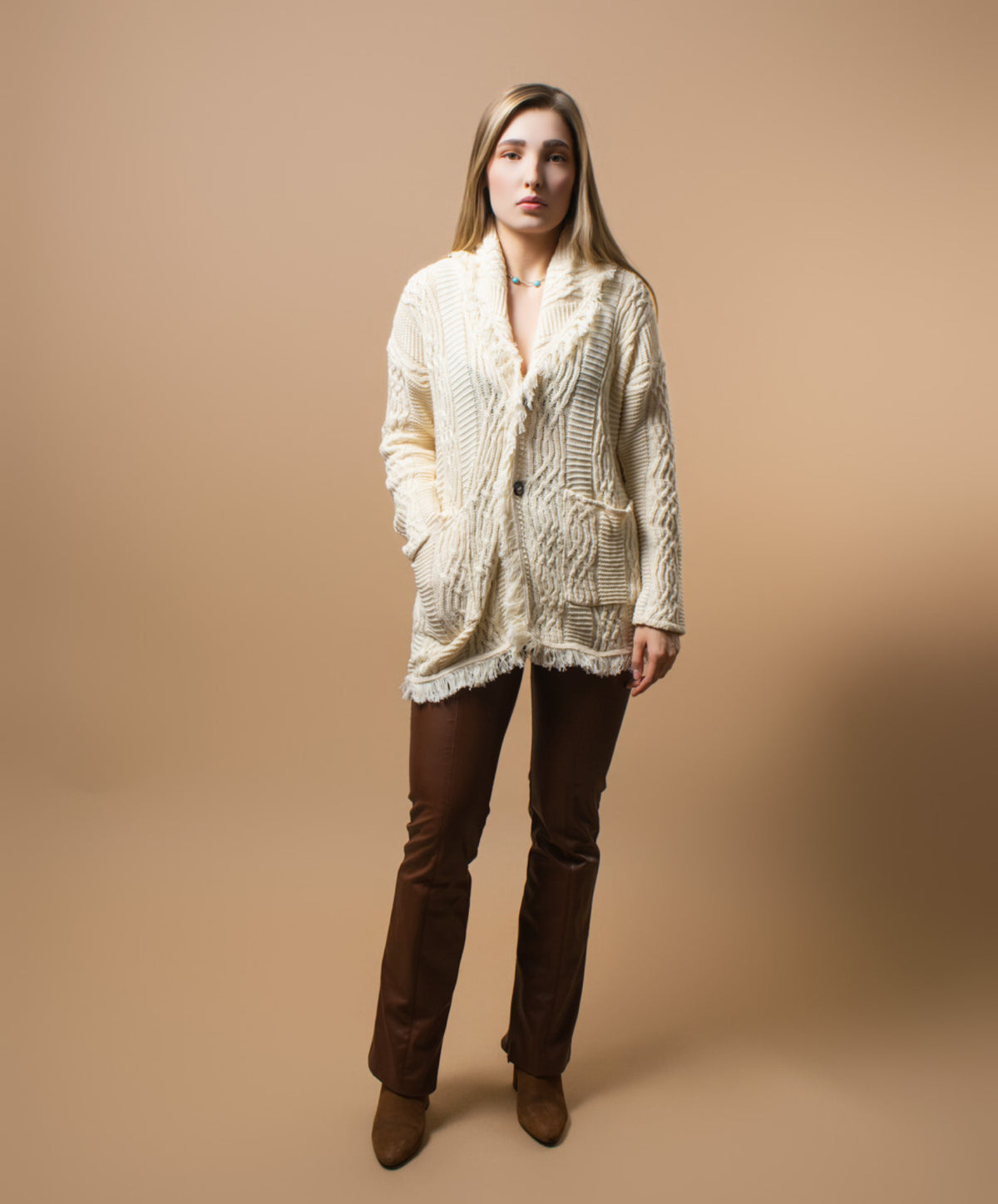 Solstice Ash White V-Neck Heritage Cardigan - Espiritu