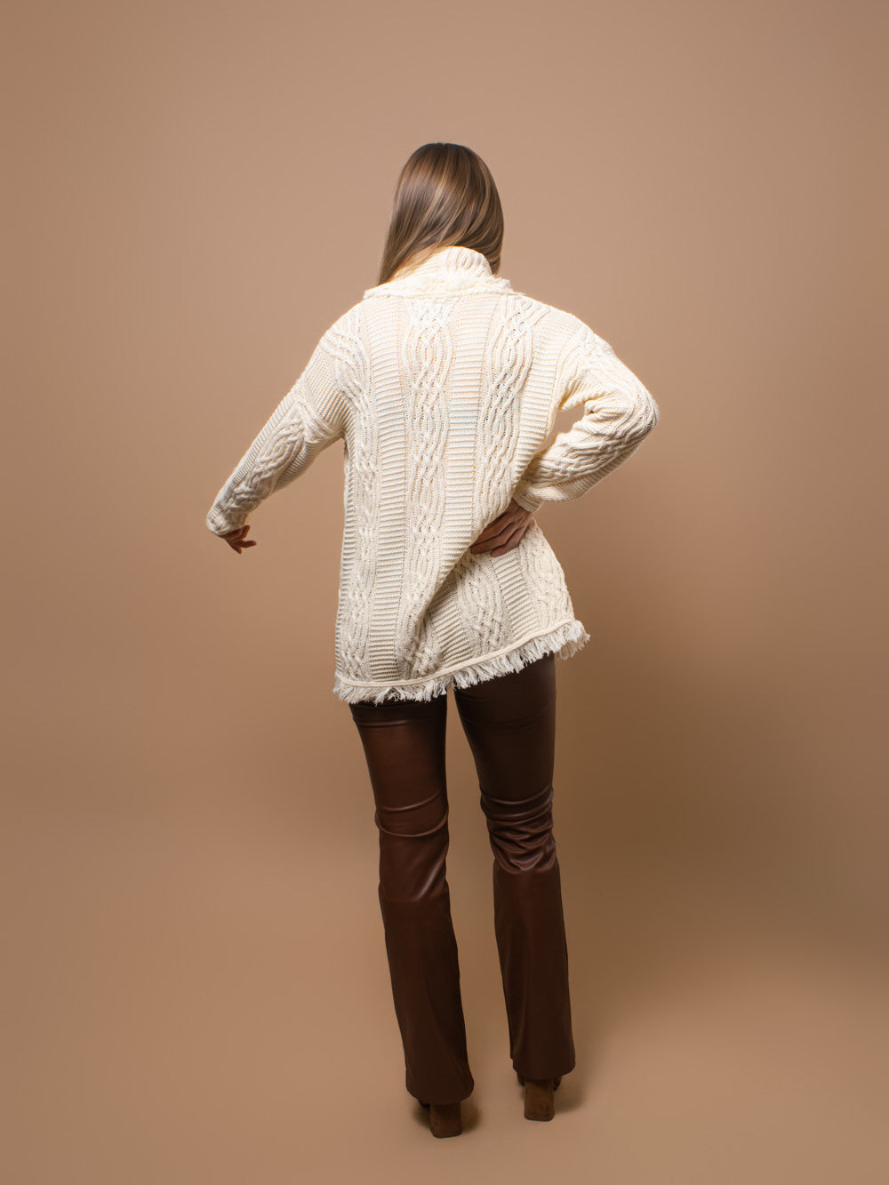 Solstice Ash White V-Neck Heritage Cardigan - Espiritu